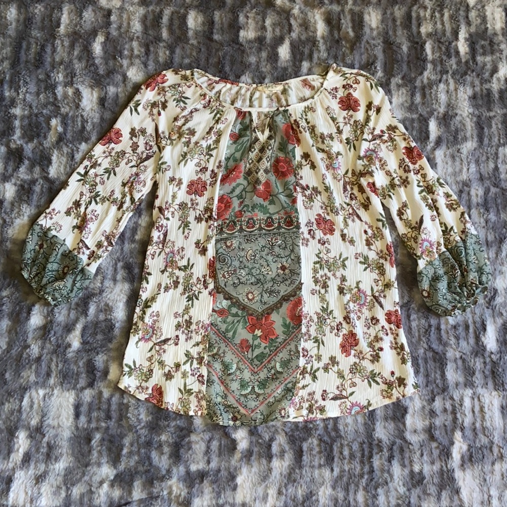 🍁Style & Co Red, White, & Green Floral Elbow Sleeve Keyhole Blouse Size Medium
